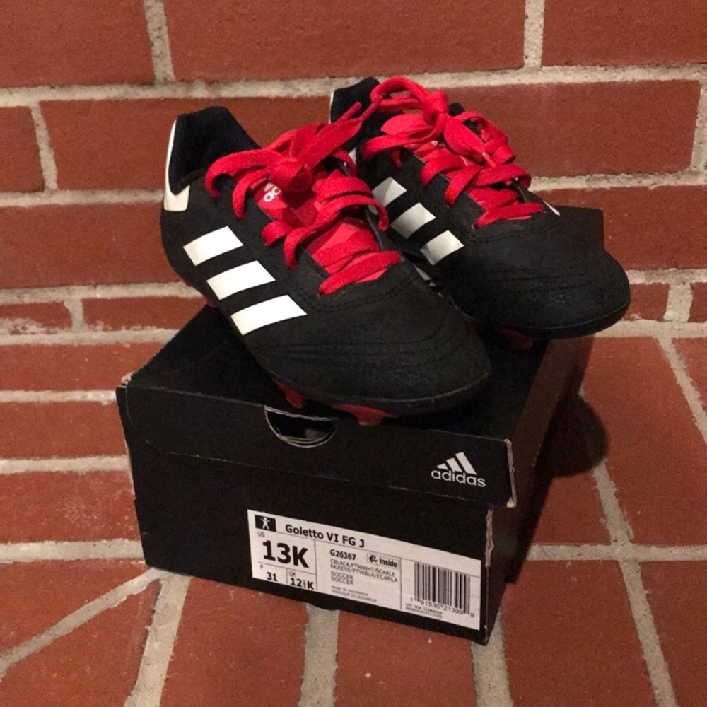 Adidas boys soccer cleats 13K